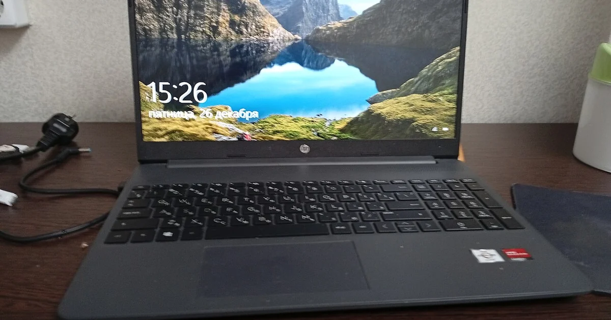 15.6" Ноутбук HP Laptop 15s-eq1319ur чёрный